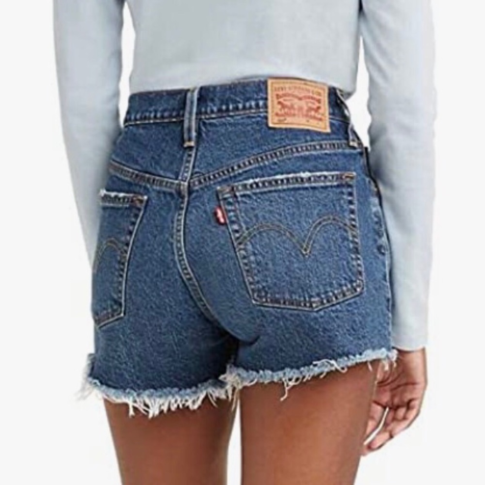 LEVI’S Vintage High waisted Frayed Denim Shorts